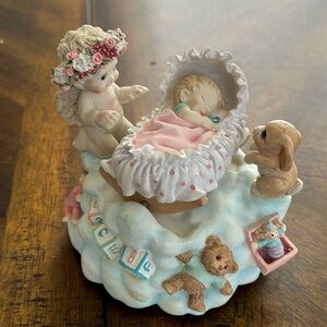 Collectable Dreamsicles figurine music box